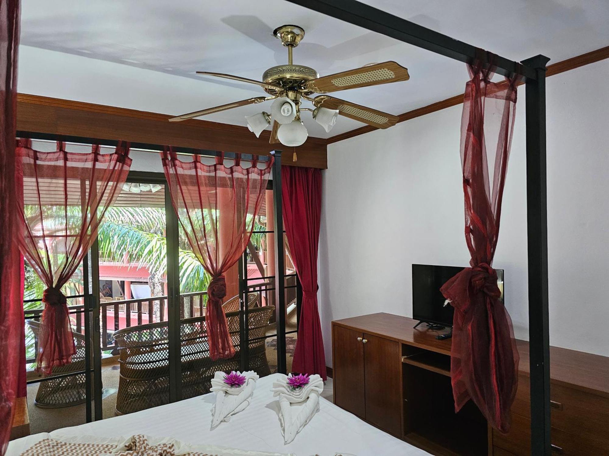 Sai Rougn Apartment Patong Exterior photo